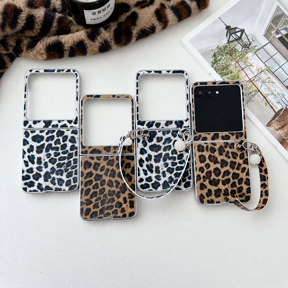 Camera Wrist Strap - Casing Ponsel Lipat Motif Macan Tutul